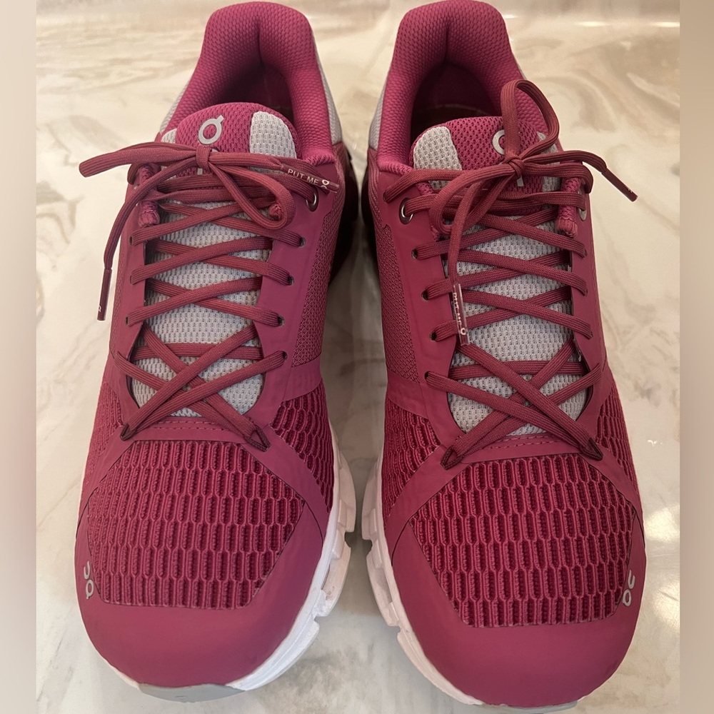 Oncloud cloudflyer womens size 9